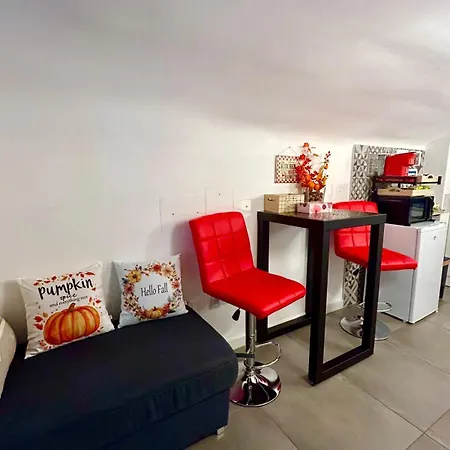 アパート Manzoni バーリ